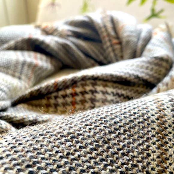 Zara Accessories - Brown oversized scarf, shawl or wrap. Unisex